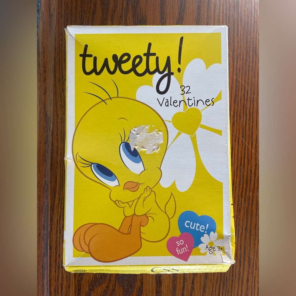 Tweety! 32 Valentines Card Pack - Yellow